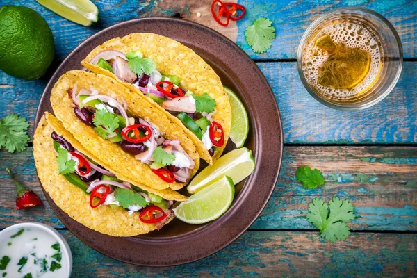 Domuz eti ve sebze ile Mısır tacos — Stok fotoğraf