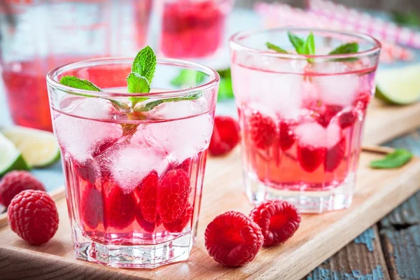 Limonade framboise froide — Photo