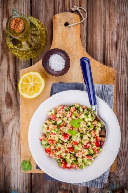 ev yapımı tabbouleh salata quinoa ve sebze ile