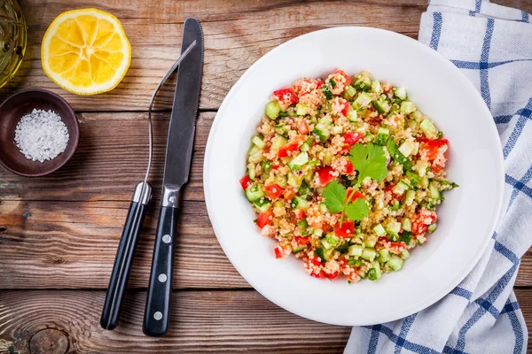 Homemade tabbouleh salad with quinoa and vegetables — Stock Photo, Image