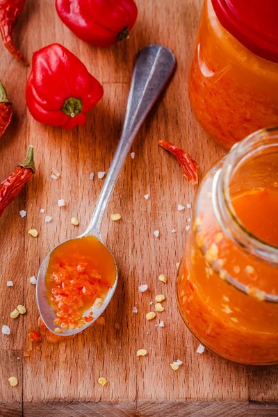 Domowe hot chili i ostry sos habanero — Zdjęcie stockowe