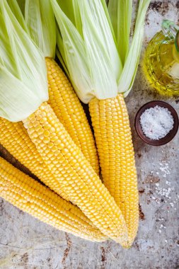 taze ham organik tatlı mısır koçanı