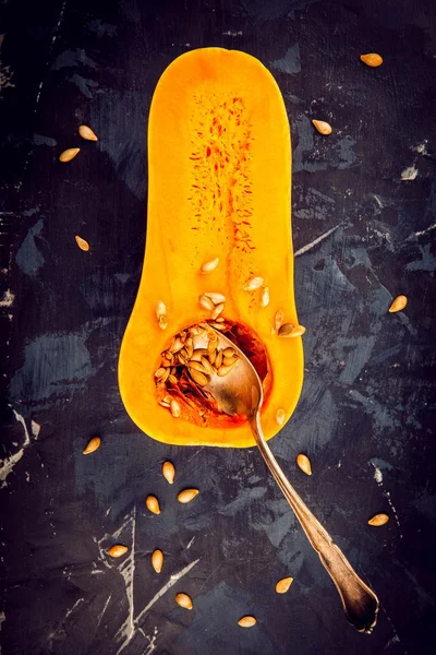 Butternut squash with seeds — Stock Photo, Image