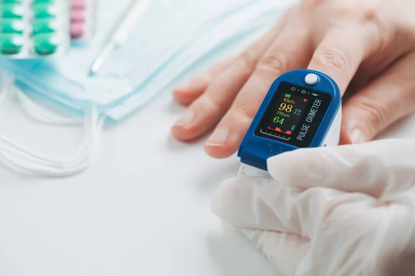 Digitales Pulsoximeter Gerät Zur Messung Der Sauerstoffsättigung Blut Und Der — Stockfoto