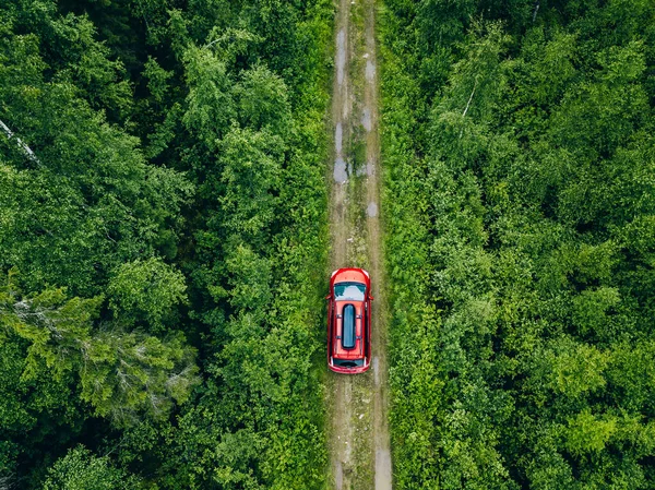 Vue Aérienne Une Voiture Rouge Avec Une Grille Toit Sur — Photo