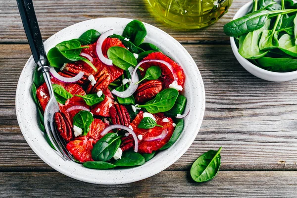 Citrus Spinach Salad Pecan Red Onions Goat Cheese Feta — Stock Photo, Image