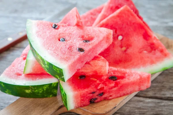 Scheiben frische saftige Bio-Wassermelone — Stockfoto