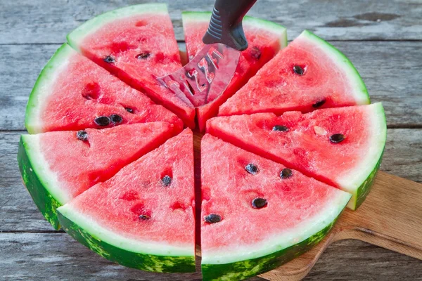 Scheiben frische saftige Bio-Wassermelone als Pizza — Stockfoto