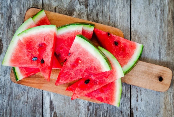 Scheiben frische saftige Bio-Wassermelone — Stockfoto