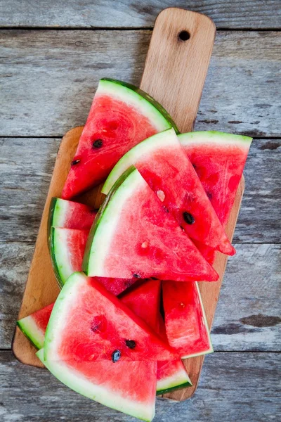 Scheiben frische saftige Bio-Wassermelone — Stockfoto