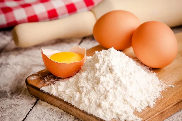 Bakken van koekjes, ingrediënten voor cakes — Stockfoto