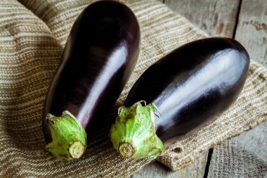 iki ham organik patlıcan Sim Tarih