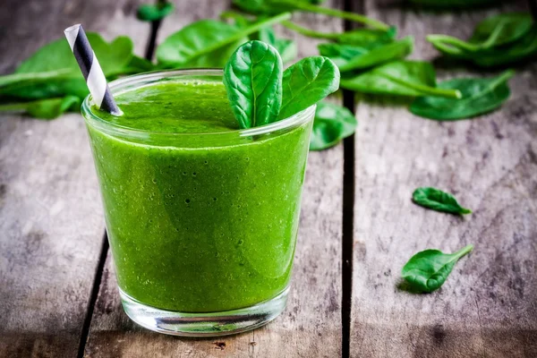 Healthy green spinach smoothie — Stock Photo, Image