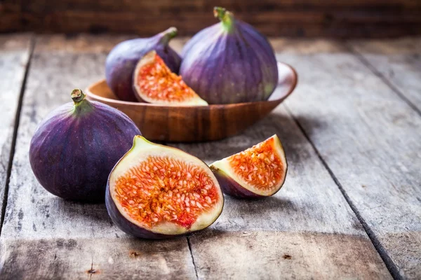 Frische, rohe Bio-Feigen — Stockfoto