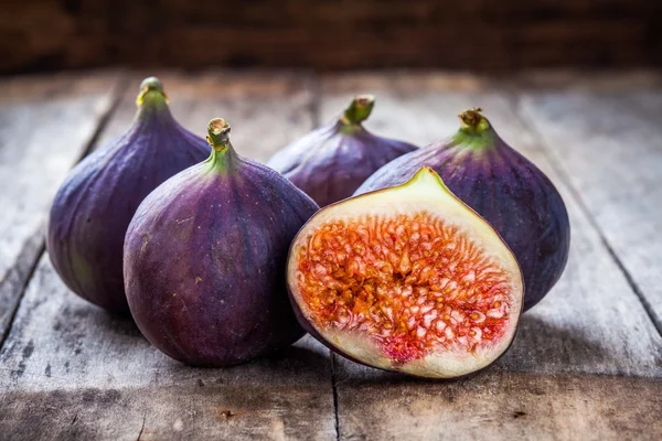 Frische, rohe Bio-Feigen — Stockfoto