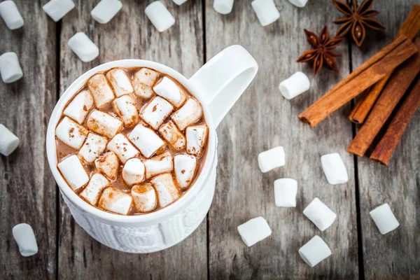 Cacau quente com marshmallows — Fotografia de Stock