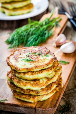 Ev yapımı kabak börek