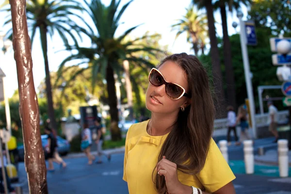 Donne per le strade della vecchia Nizza — Foto Stock