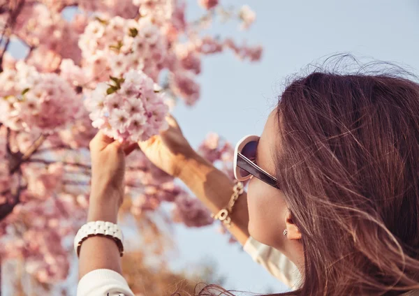 Ragazza all'aperto primavera ritratto — Foto Stock