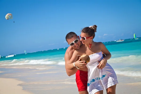 Casal feliz relaxante — Fotografia de Stock