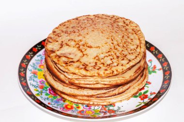 Beyaz arka planda bir sürü krep var.