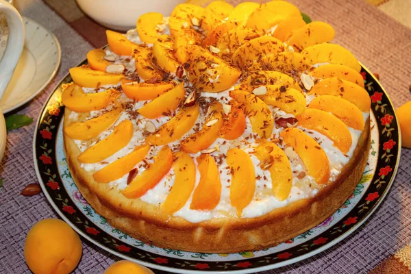 Very Delicate Pie Apricots Tea Close Homemade Pastries — Stock Photo, Image