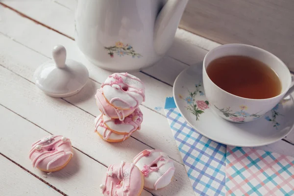 Donuts And Tea — Stock Photo, Image