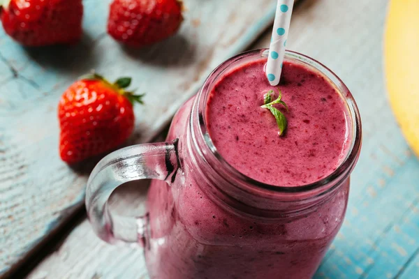 Frischer gesunder Smoothie — Stockfoto