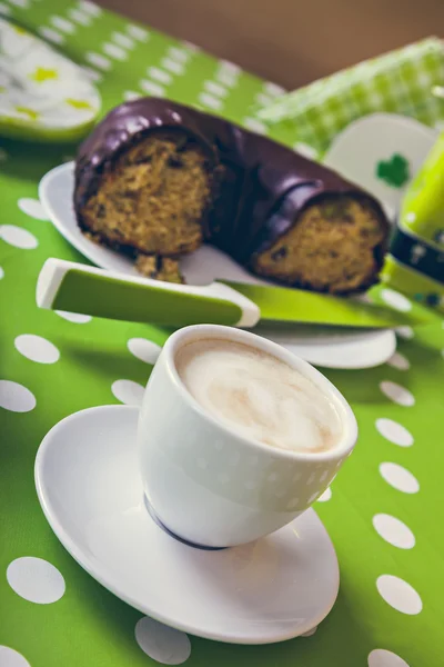 Copa de café y pastel de Bundt —  Fotos de Stock