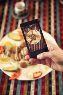 Fotoğraf Falafels plakalı çekici