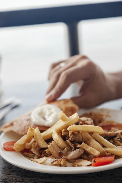 Tandoori Kylling med pommes frites - Stock-foto