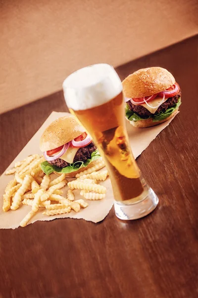 Bira ve bir Burger