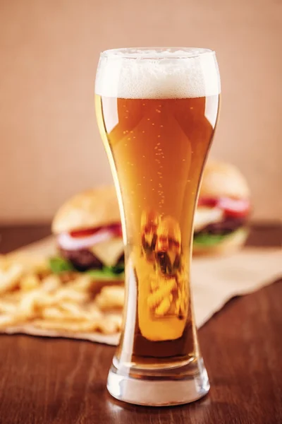 Bira ve bir Burger