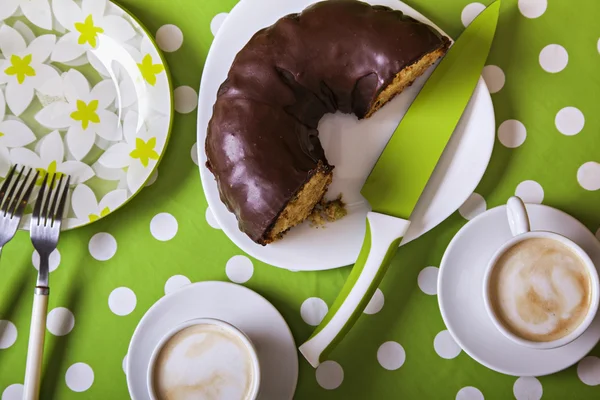 Bundt pastel y dos tazas de café —  Fotos de Stock