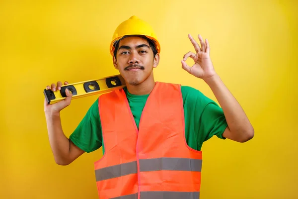 Asiático Constructor Trabajador Hombre Con Duro Sombrero Chaleco Seguridad Celebrar — Foto de Stock