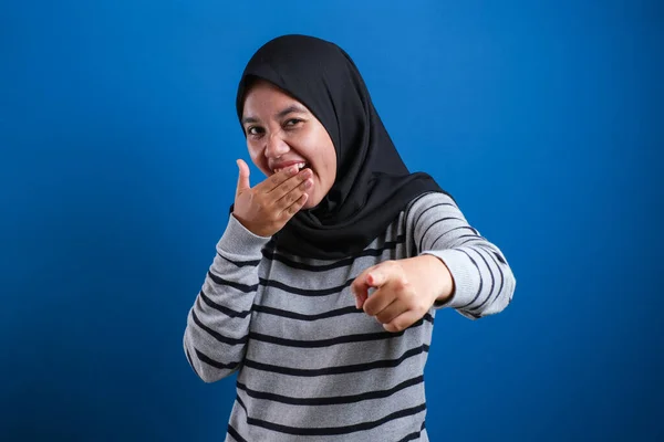 Portrait Muslim Girl Wearing Hijab Laughing Hard Happy Expression Close — Fotografia de Stock