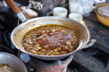 Tongseng, merkezi Java Endonezya 'dan geleneksel bir yemektir..