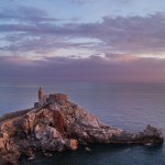 Kerk van San Pietro bij zonsondergang, Portovenere, Ligurië, Italië