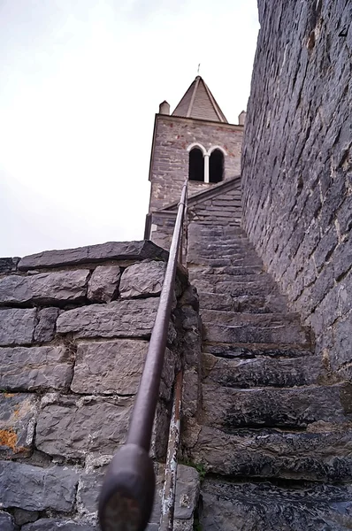 Portovenere, detail van de kerk van San Pietro, Ligurië, Italië — Stockfoto