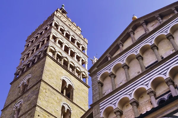 Detalj av katedralen Saint Zeno, Pistoia, Italien — Stockfoto