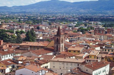 Pistoia havadan görünümü ile kubbe Santa Maria Bazilikası'na alçakgönüllülük, Pistoia, Toskana, İtalya