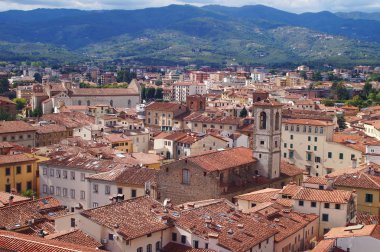Pistoia havadan görünümü ile kubbe Santa Maria Bazilikası'na alçakgönüllülük, Pistoia, Toskana, İtalya