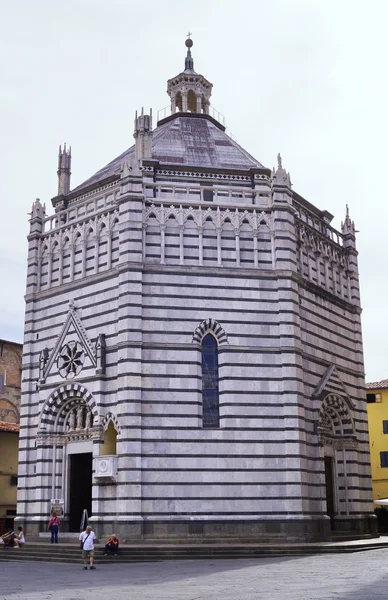 Баптистерий Пистойи, Тоскана, Италия — стоковое фото