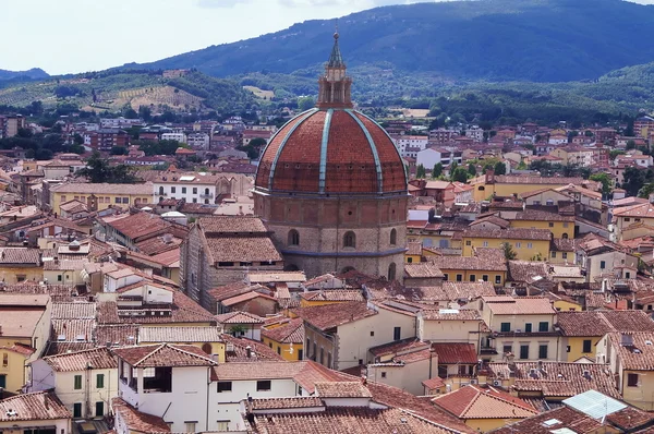 Pistoia havadan görünümü ile kubbe Santa Maria Bazilikası'na alçakgönüllülük, Pistoia, Toskana, İtalya