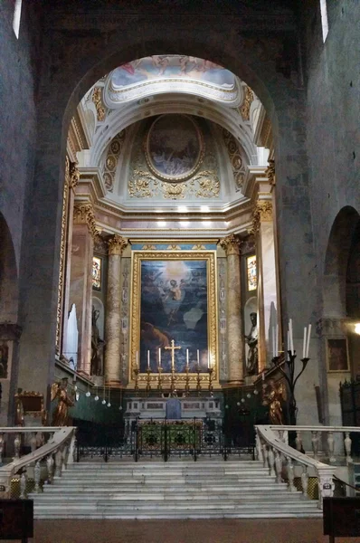 Interieur van de kathedraal van Saint Zeno, Pistoia, Italië — Stockfoto
