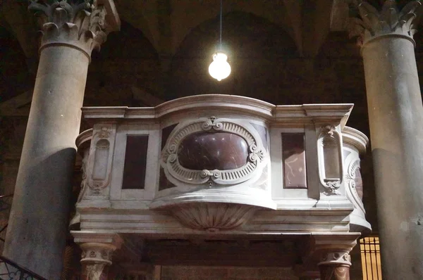 Interno della Cattedrale di San Zeno, Pistoia, Italia — Foto Stock