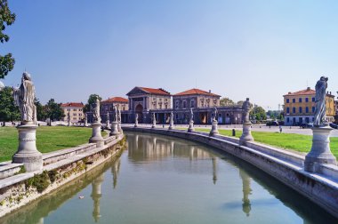 Kanal Prato della Valle Meydanı, Padua, İtalya