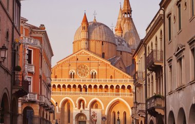 Yerebatan del Santo, günbatımı, Padua, İtalya