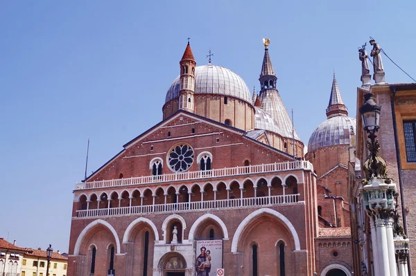 Fassade der Basilika del santo, Padua, Italien — Stockfoto