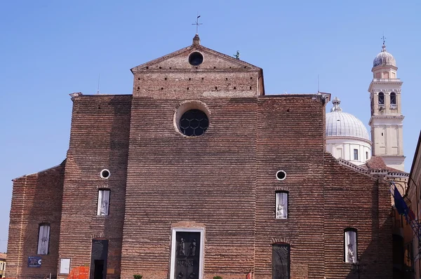 Бенедиктинское аббатство Святой Джустины, Падуя, Италия — стоковое фото